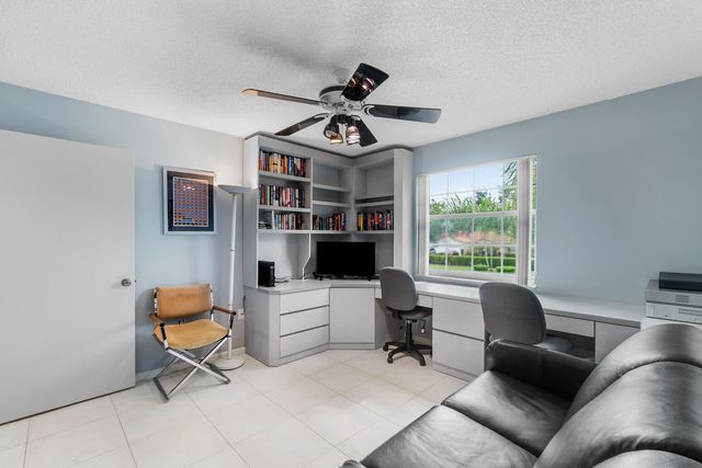 9829 Seacrest Circle 202, Boynton Beach, FL 33437