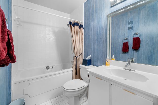 9829 Seacrest Circle 202, Boynton Beach, FL 33437