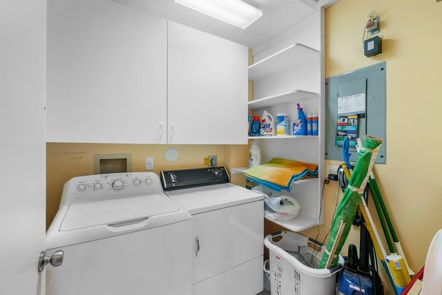 9829 Seacrest Circle 202, Boynton Beach, FL 33437