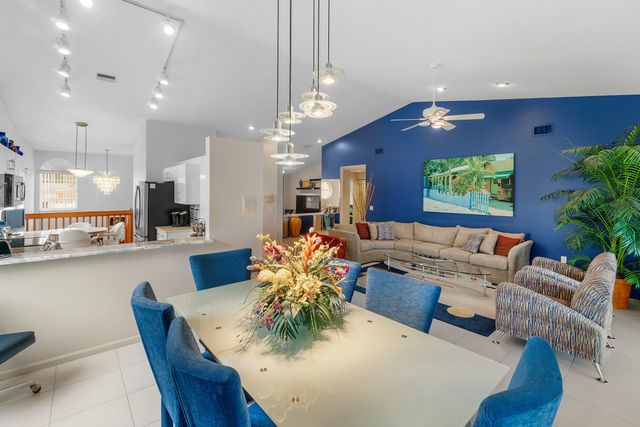 9829 Seacrest Circle 202, Boynton Beach, FL 33437