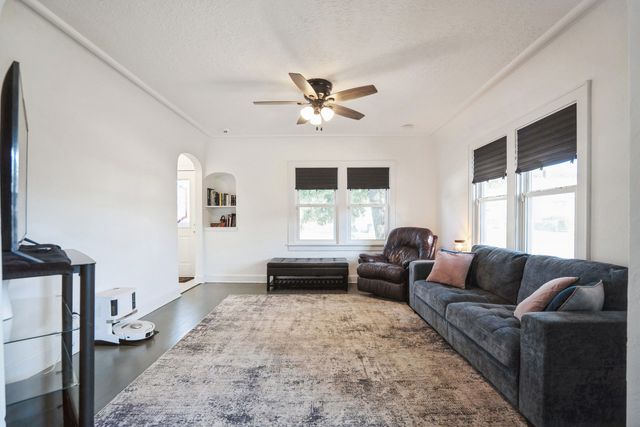 2216 N Sturdevant Street, Davenport, IA 52804