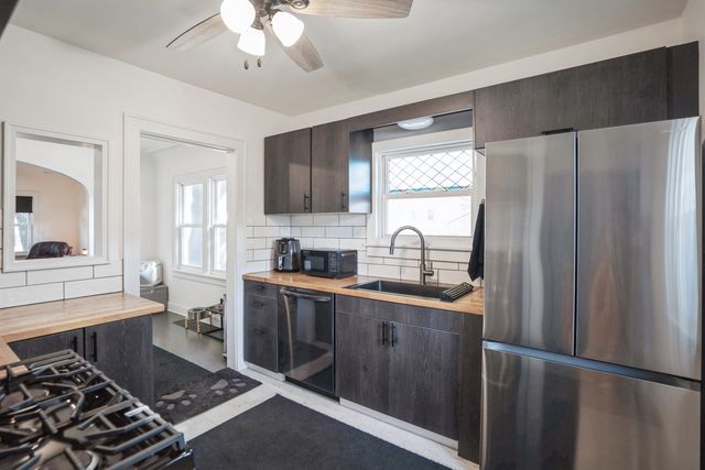 2216 N Sturdevant Street, Davenport, IA 52804