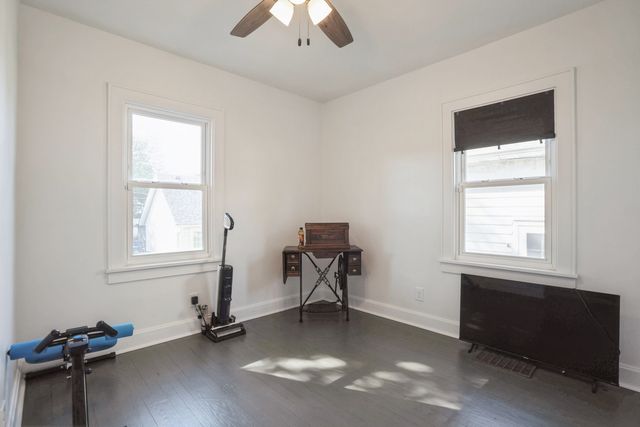 2216 N Sturdevant Street, Davenport, IA 52804
