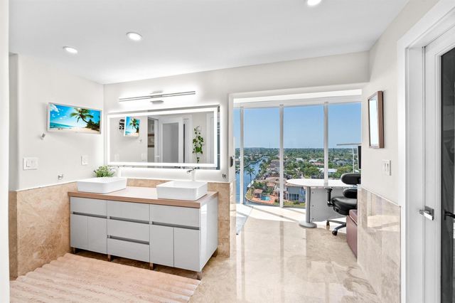 1160 Hillsboro Mile Ph, Hillsboro Beach, FL 33062