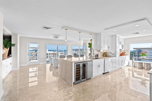 1160 Hillsboro Mile Ph, Hillsboro Beach, FL 33062