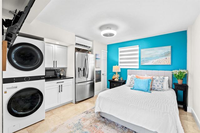 1160 Hillsboro Mile Ph, Hillsboro Beach, FL 33062