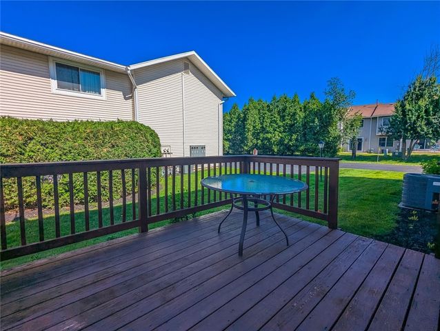 407 Eastbrooke Lane, Brighton, NY 14618