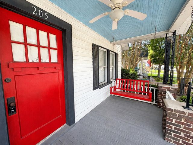 205 E 24th Street, Houston, TX 77008