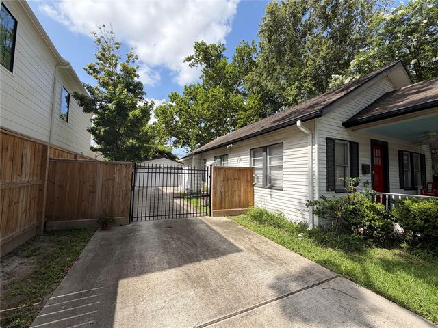 205 E 24th Street, Houston, TX 77008