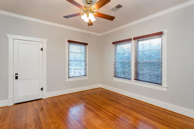 205 E 24th Street, Houston, TX 77008
