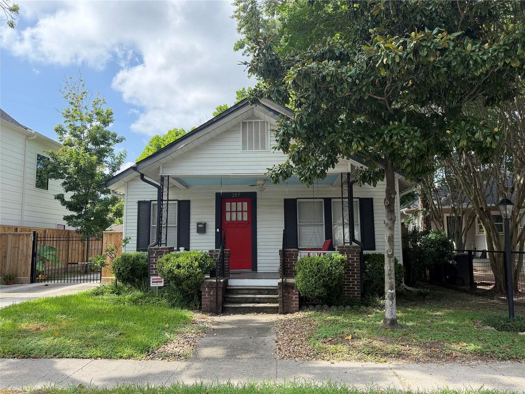 205 E 24th Street, Houston, TX 77008