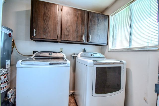 6951 Taylorsville Road, Huber Heights, OH 45424