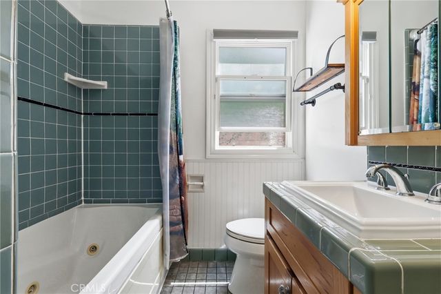 11957 Collins Street, Valley Village, CA 91607
