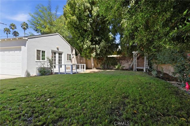 11957 Collins Street, Valley Village, CA 91607