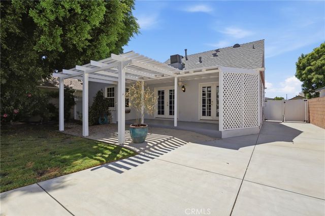 11957 Collins Street, Valley Village, CA 91607