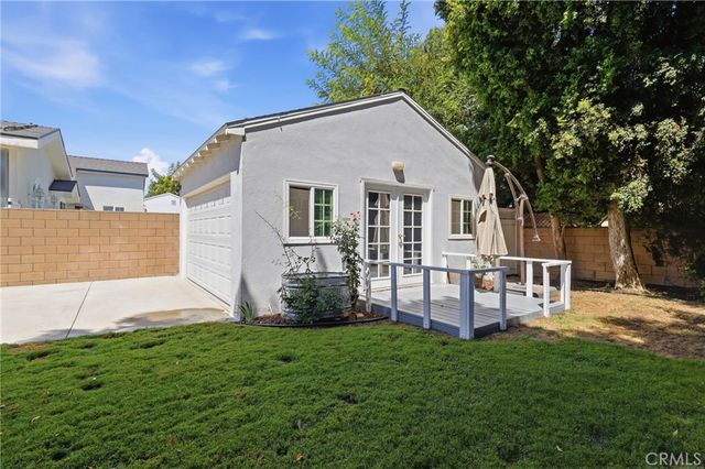 11957 Collins Street, Valley Village, CA 91607