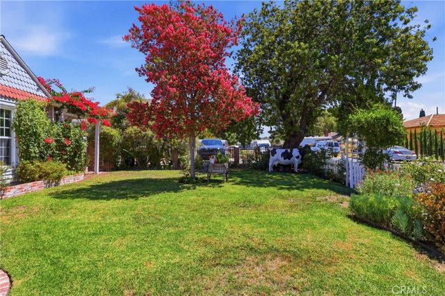 11957 Collins Street, Valley Village, CA 91607