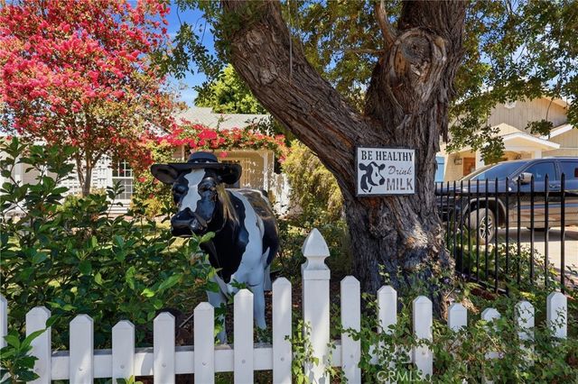 11957 Collins Street, Valley Village, CA 91607