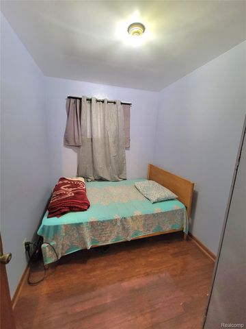 2282 Poland Street, Hamtramck, MI 48212
