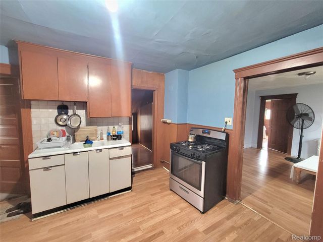 2282 Poland Street, Hamtramck, MI 48212