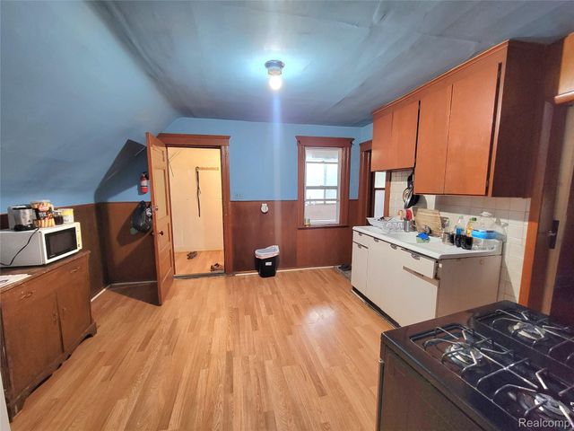 2282 Poland Street, Hamtramck, MI 48212