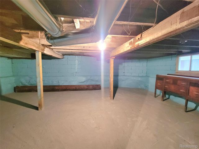 2282 Poland Street, Hamtramck, MI 48212