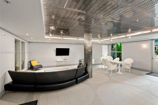 110 Washington Ave 2309, Miami Beach, FL 33139