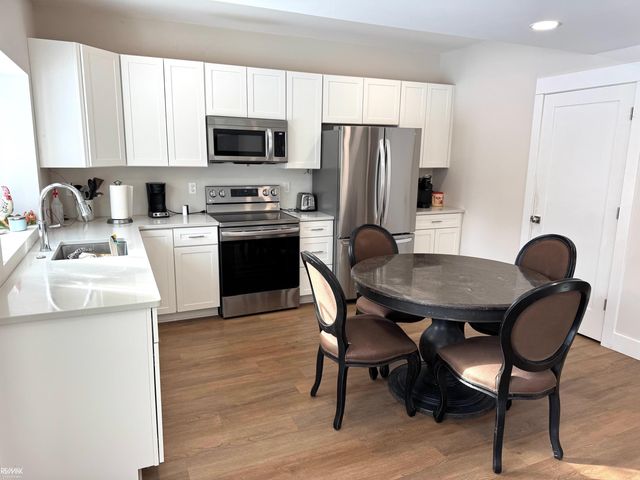 5718 Sheldon Road, Oakland Twp, MI 48306