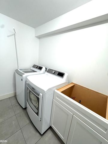 5718 Sheldon Road, Oakland Twp, MI 48306