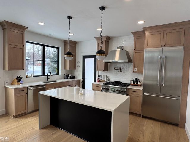 5718 Sheldon Road, Oakland Twp, MI 48306