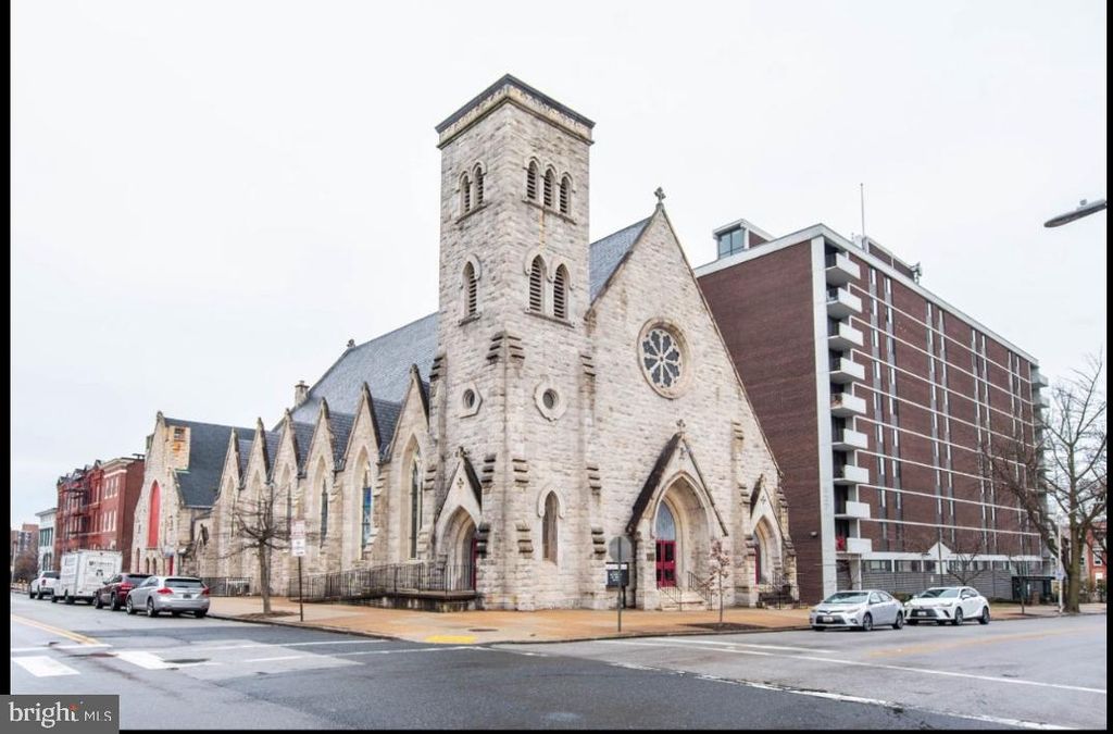 Image 16 of property listing at 724 N CARROLLTON AVE, Baltimore, MD 21217