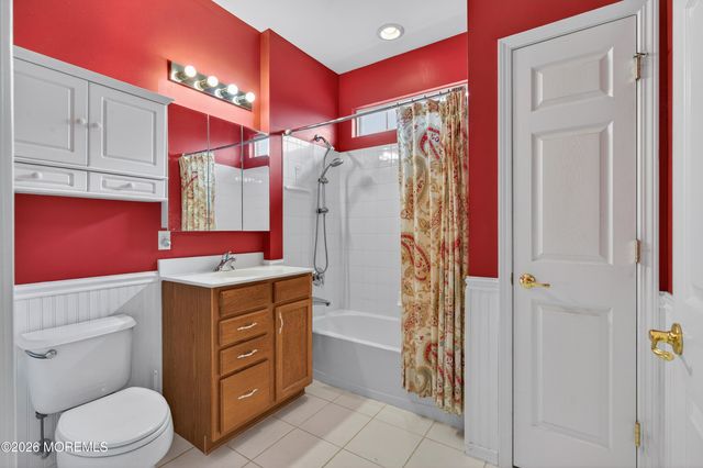 2 Winkle Court, Manchester, NJ 08759