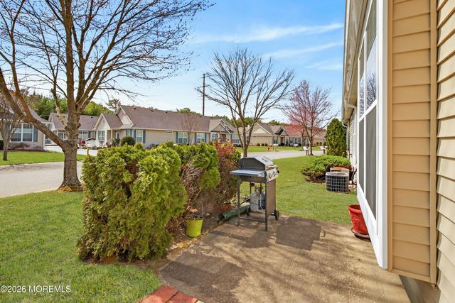 2 Winkle Court, Manchester, NJ 08759