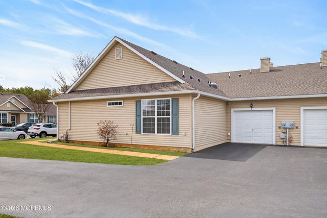 2 Winkle Court, Manchester, NJ 08759