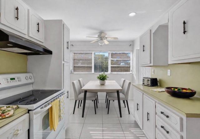 8351 Sands Point Boulevard A310, Tamarac, FL 33321