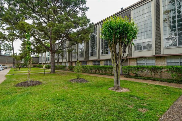 12633 Memorial Drive 77, Houston, TX 77024