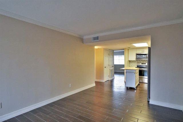 12633 Memorial Drive 77, Houston, TX 77024