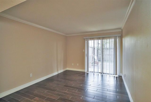 12633 Memorial Drive 77, Houston, TX 77024