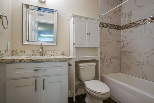 12633 Memorial Drive 77, Houston, TX 77024