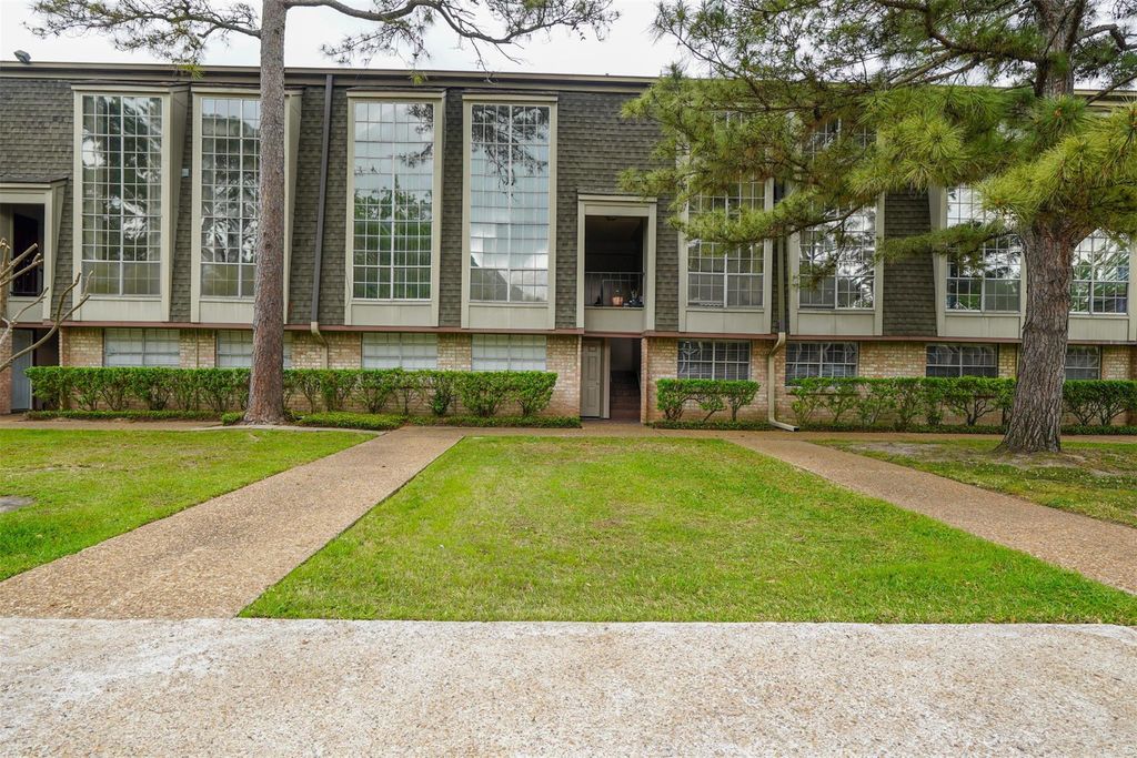 12633 Memorial Drive 77, Houston, TX 77024