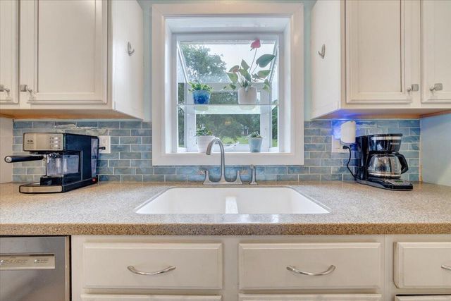 7609 Countrywood DR, Roanoke, VA 24018