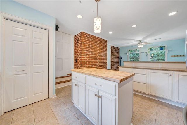 7609 Countrywood DR, Roanoke, VA 24018