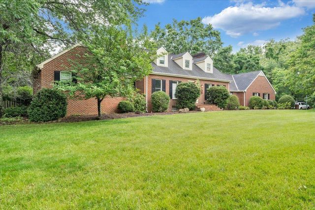7609 Countrywood DR, Roanoke, VA 24018
