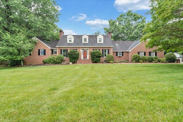 7609 Countrywood DR, Roanoke, VA 24018