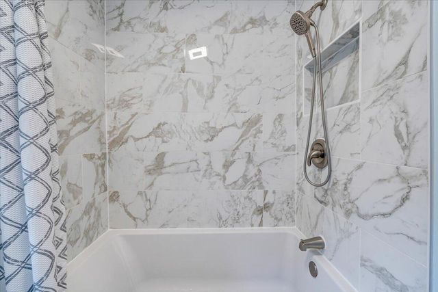 7609 Countrywood DR, Roanoke, VA 24018