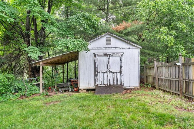 7609 Countrywood DR, Roanoke, VA 24018