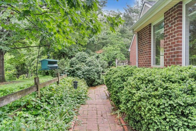 7609 Countrywood DR, Roanoke, VA 24018