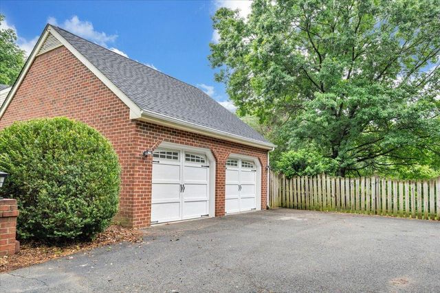 7609 Countrywood DR, Roanoke, VA 24018