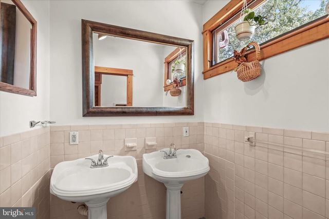 3137 18TH ST NE, Washington, DC 20018