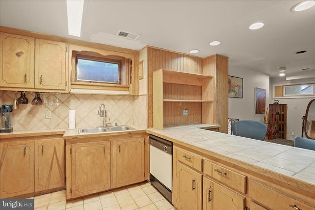 3137 18TH ST NE, Washington, DC 20018